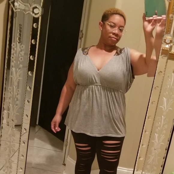 Meet your Posher, Kim - Picture 2 of 3